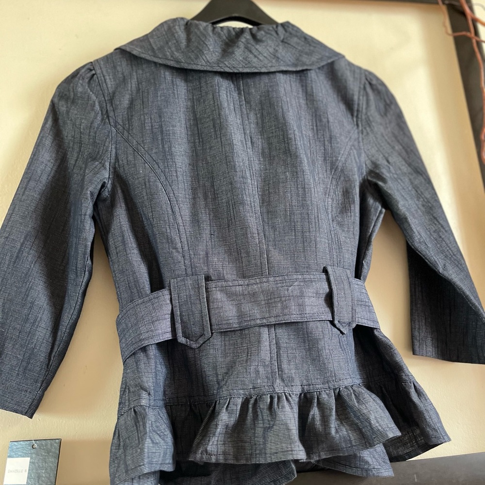 NWT  Slate blue denim look Danielle B ruffled blazer - Picture 8 of 10